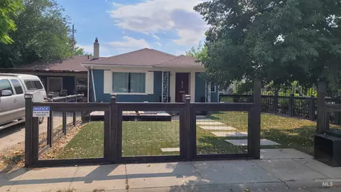 300 N Hot Springs St, Boise, ID 83712