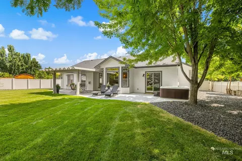 Exterior - 2818 E Shadowview, Eagle, ID 83616 photo 4 of 11