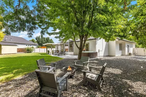 Exterior - 2818 E Shadowview, Eagle, ID 83616 photo 7 of 11