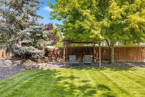 Exterior - 2818 E Shadowview, Eagle, ID 83616 photo 8 of 11