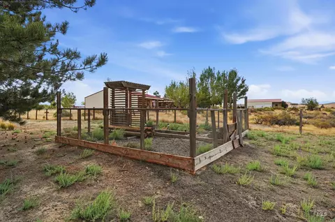 Exterior - 15513 War Eagle Rd, Murphy, ID 83650 photo 7 of 10