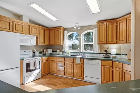 Kitchen - 15513 War Eagle Rd, Murphy, ID 83650 photo 2 of 4