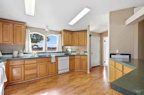 Kitchen - 15513 War Eagle Rd, Murphy, ID 83650 photo 4 of 4