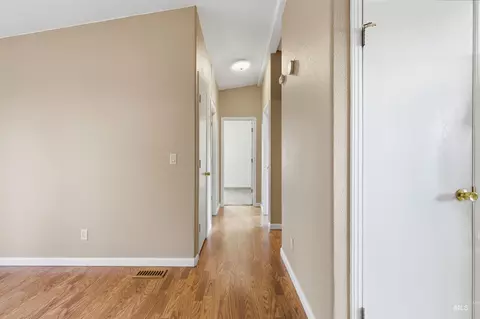 Entry Way - 15513 War Eagle Rd, Murphy, ID 83650 photo 1 of 5