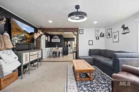 Living - 320 14th Ave N, Buhl, ID 83316 photo 1 of 2