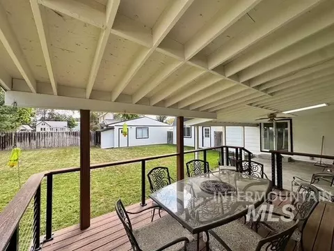 Exterior - 930 N 8th St, Payette, ID 83661 photo 3 of 9