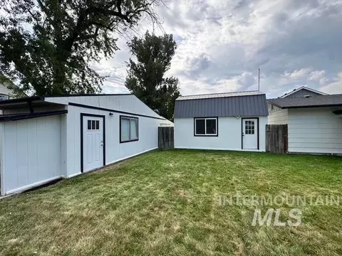 Exterior - 930 N 8th St, Payette, ID 83661 photo 7 of 9