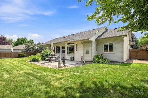 Exterior - 2338 E Poppy Hls, Eagle, ID 83616 photo 4 of 9