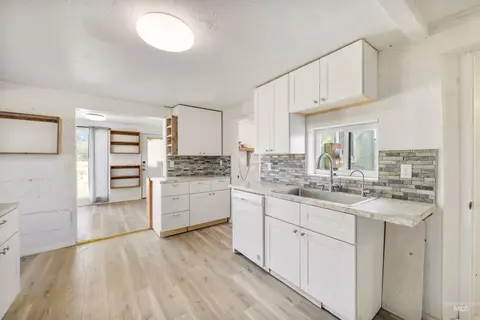 Kitchen - 1020 Locker Ave, Parma, ID 83660 photo 1 of 4