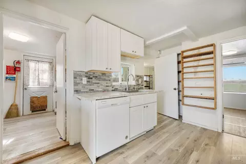 Kitchen - 1020 Locker Ave, Parma, ID 83660 photo 2 of 4