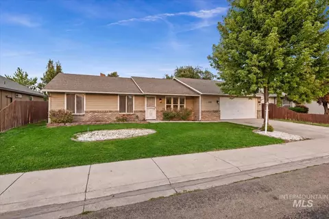 1558 N Tina Marie Ave, Meridian, ID 83642