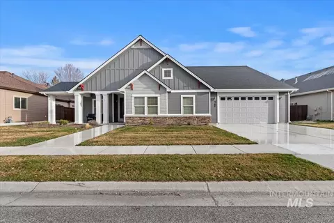 742 W Caine St, Meridian, ID 83646