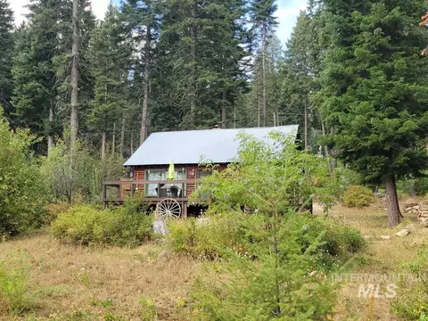 Exterior - 1208 Fox Rd, Cascade, ID 83611 photo 7 of 10