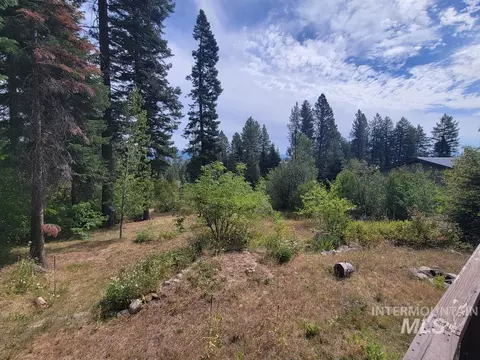 Exterior - 1208 Fox Rd, Cascade, ID 83611 photo 3 of 10