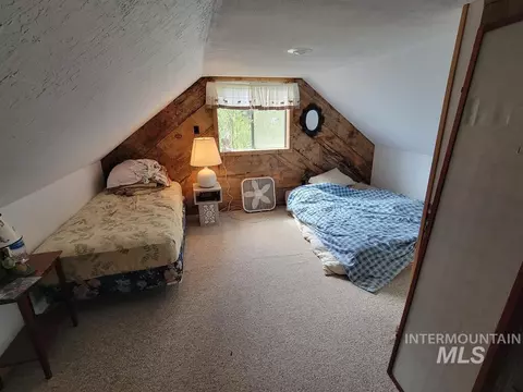 Bedroom - 1208 Fox Rd, Cascade, ID 83611 photo 3 of 3