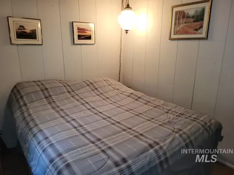 Bedroom - 1208 Fox Rd, Cascade, ID 83611 photo 1 of 3