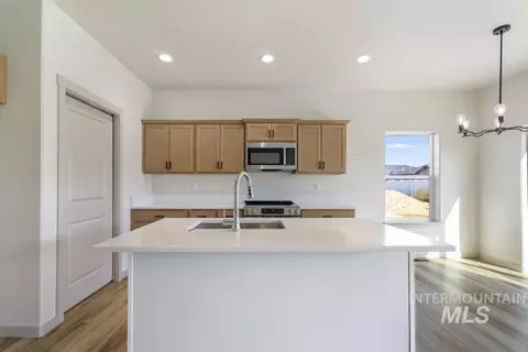 Kitchen - 419 Rock Dove Loop, Twin Falls, ID 83301 photo 3 of 4