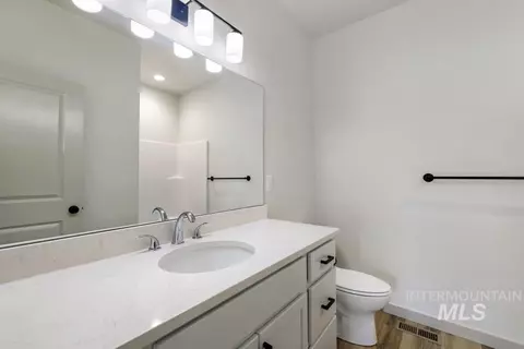 Bath - 419 Rock Dove Loop, Twin Falls, ID 83301 photo 2 of 3