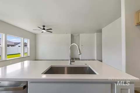 Kitchen - 419 Rock Dove Loop, Twin Falls, ID 83301 photo 4 of 4
