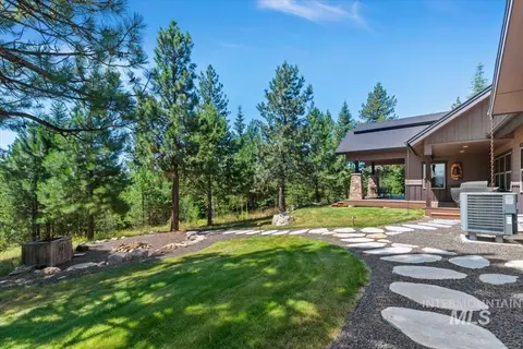 Exterior - 33 Sundance Dr, Mccall, ID 83638 photo 5 of 9