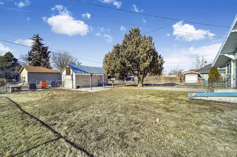 Exterior - 404 7th Ave E, Twin Falls, ID 83301 photo 3 of 4