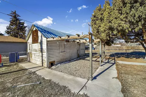Exterior - 404 7th Ave E, Twin Falls, ID 83301 photo 4 of 4