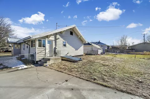 Exterior - 404 7th Ave E, Twin Falls, ID 83301 photo 1 of 4