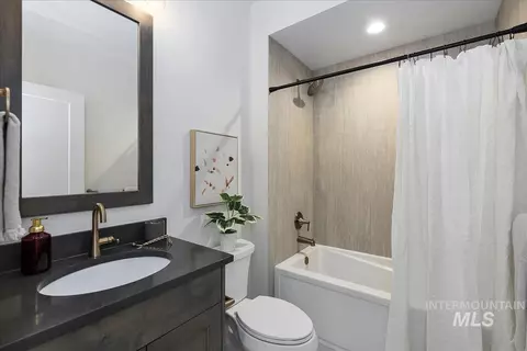 Bath - 7357 Powell Pl, Eagle, ID 83629 photo 2 of 3