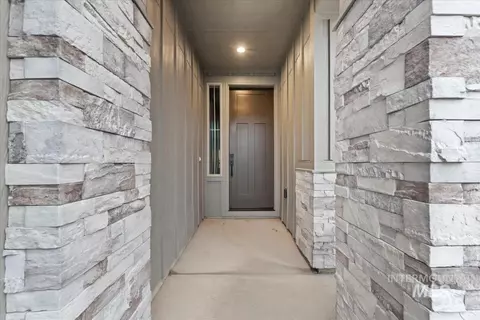Entry Way - 6999 W Tolland St, Eagle, ID 83616 photo 1 of 2