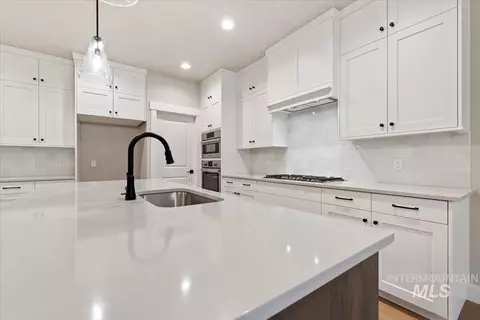 Kitchen - 6999 W Tolland St, Eagle, ID 83616 photo 4 of 4