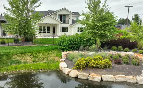 Exterior - 314 S Hamlin Ln, Eagle, ID 83616 photo 3 of 7