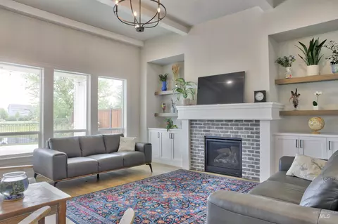 Living - 314 S Hamlin Ln, Eagle, ID 83616 photo 1 of 2