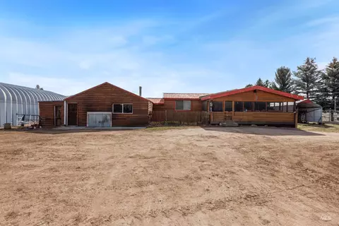 Exterior - 37 Pine Cone Ln, Cascade, ID 83611 photo 2 of 6