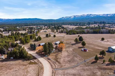 View/Area - 37 Pine Cone Ln, Cascade, ID 83611 photo 1 of 9