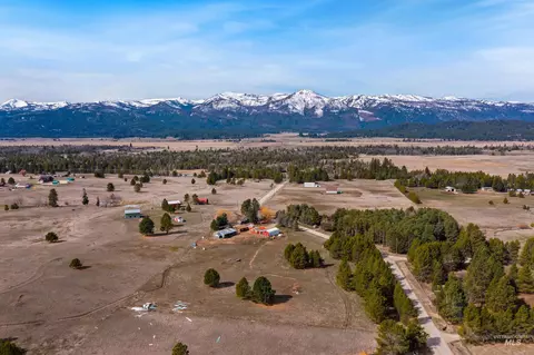View/Area - 37 Pine Cone Ln, Cascade, ID 83611 photo 6 of 9