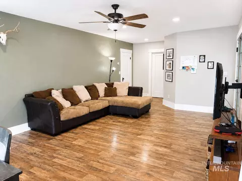 Living - 1015 E St, Rupert, ID 83350 photo 1 of 2