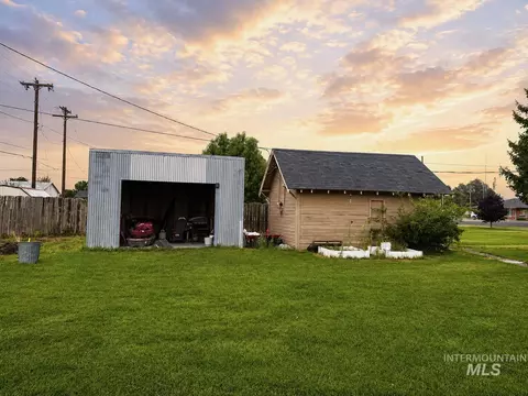 Exterior - 1015 E St, Rupert, ID 83350 photo 4 of 5