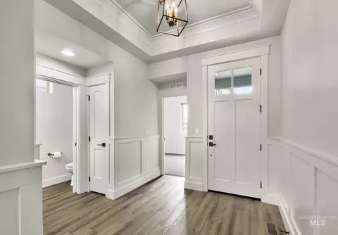 Entry Way - 2544 E Zemo Ln, Meridian, ID 83642 photo 1 of 5