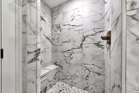 Bath - 2544 E Zemo Ln, Meridian, ID 83642 photo 3 of 5