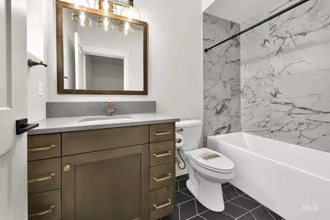 Bath - 2544 E Zemo Ln, Meridian, ID 83642 photo 4 of 5