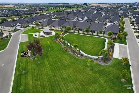 View/Area - 2544 E Zemo Ln, Meridian, ID 83642 photo 3 of 7