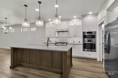 Kitchen - 2544 E Zemo Ln, Meridian, ID 83642 photo 2 of 7