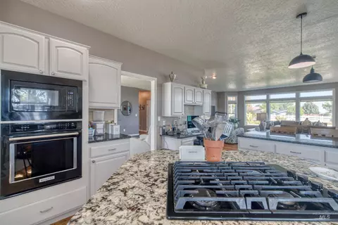 Kitchen - 17271 Lonkey Ln, Caldwell, ID 83607 photo 4 of 4