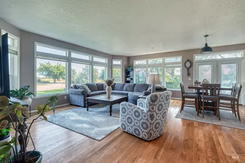 Living - 17271 Lonkey Ln, Caldwell, ID 83607 photo 3 of 3