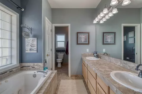 Bath - 17271 Lonkey Ln, Caldwell, ID 83607 photo 2 of 3