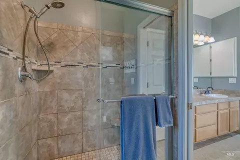 Bath - 17271 Lonkey Ln, Caldwell, ID 83607 photo 1 of 3