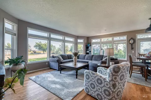 Living - 17271 Lonkey Ln, Caldwell, ID 83607 photo 1 of 3