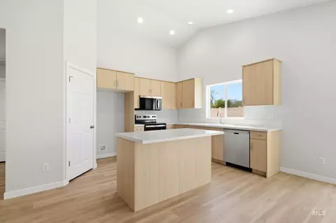 Kitchen - 1698 Dyer St, Middleton, ID 83644 photo 1 of 3