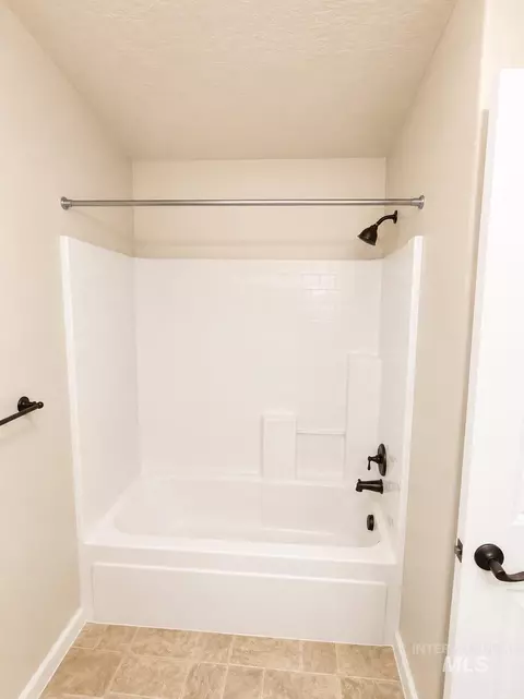 Bath - 4971 E Geranium, Boise, ID 83716 photo 5 of 5