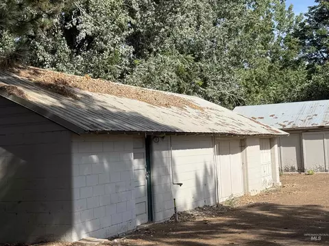 Exterior - 2023 Falls Ave E, Twin Falls, ID 83301 photo 4 of 5